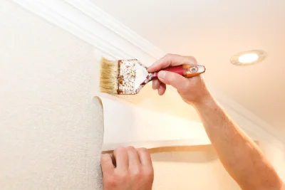 Pose de papier peint à Arquian — revêtements muraux et toiles de verre